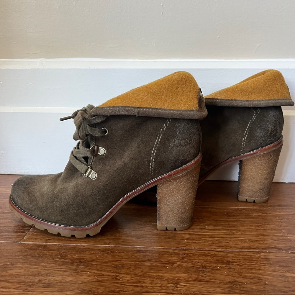 UGG utility booties with shearling insoles size 8